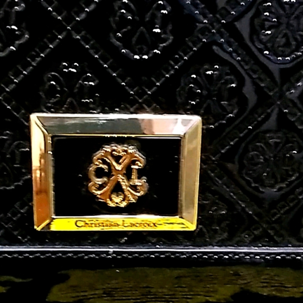 A PURSE